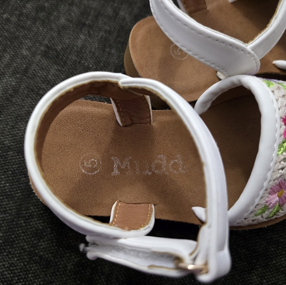 Mudd White Floral Kids Sandals - Picture 9 of 9